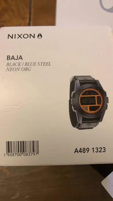 Чисто нов часовник NIXON