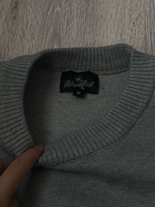 Свитер Broken Planet