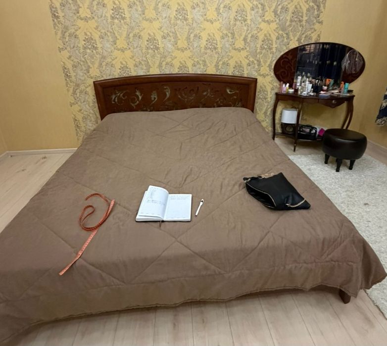 Продается спальный гарнитур