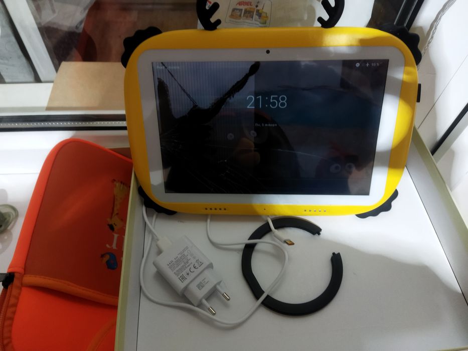 Продам планшет на запчасти.