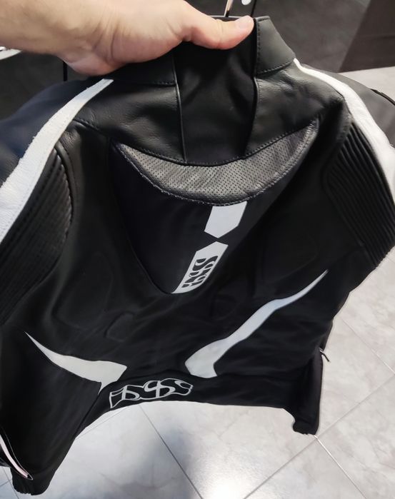 Яке кожа  IXS RS-1000 най висок клас