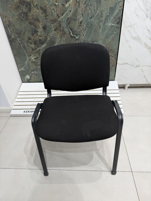 Офисные стулья 3 штуки