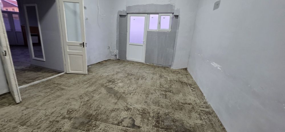 Spatiu comercial 55 mp str. Libertatii colt cu Triumfului oras Buzau