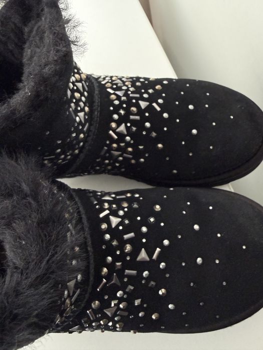 Ugg moderne si comode, originale