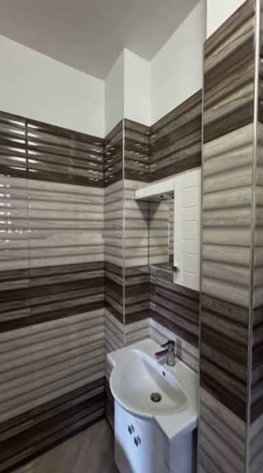 Дава се под наем Тристаен апартамент в София, Център - 110 кв.м за 597.21 € - Снимка #4