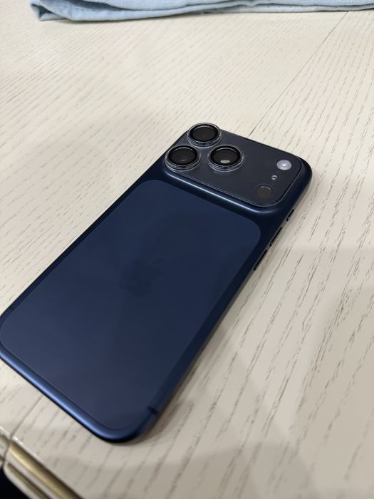 Продам iPhone 17 Pro 256гб