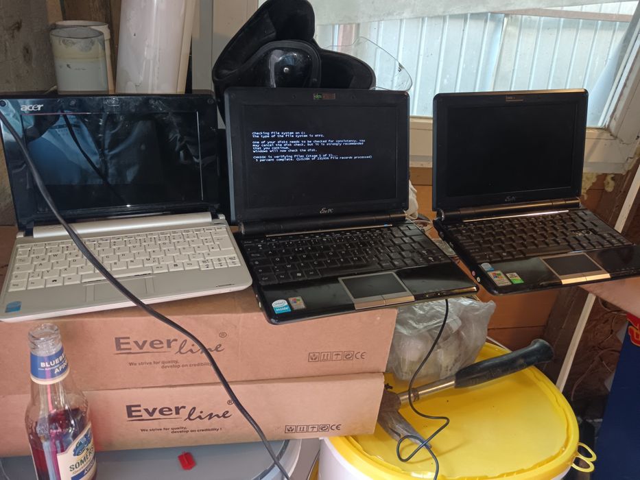 Vând notebook laptop
