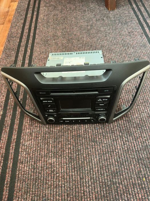 Продам штатный магнитофон