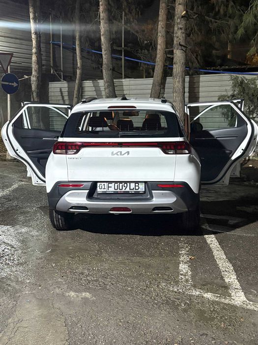 KIA Sonet 2024, максимальная позиция, белый