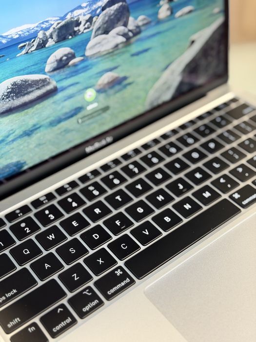 MacBook Air M1 256Gb / PhoneLab