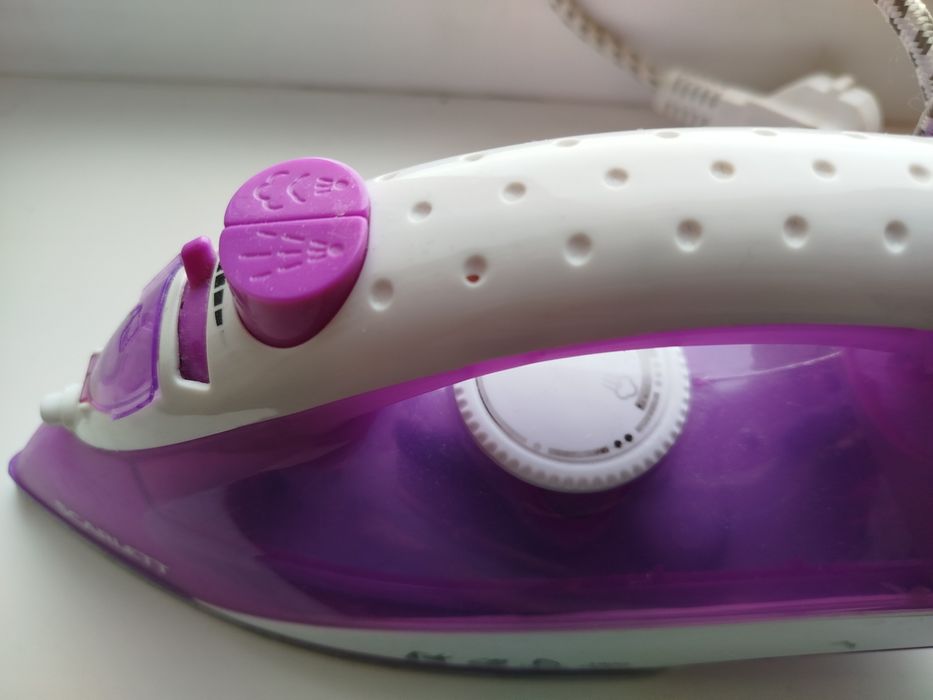 Продам утюг scarlet