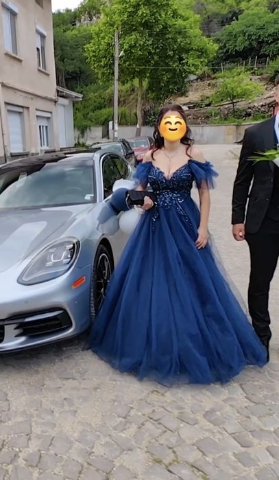 Прекрасна бална рокля