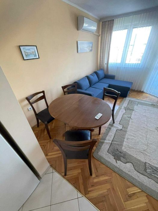 Дава се под наем Двустаен апартамент в Бургас, Център - 800 кв.м за 408 € - Снимка #4