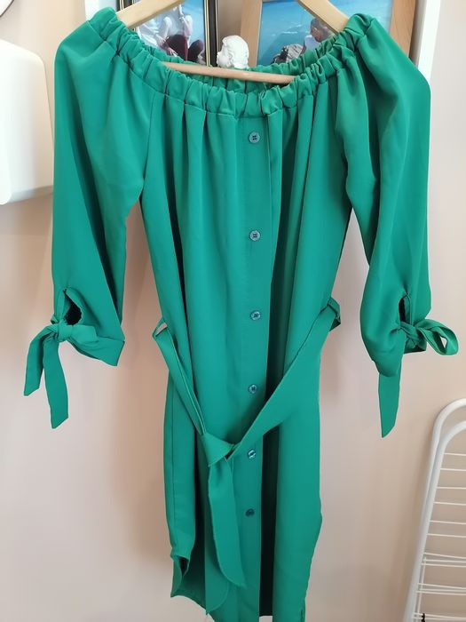 Продавам дамски рокли