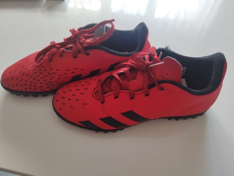 Футболни стоножки Adidas  38 номер