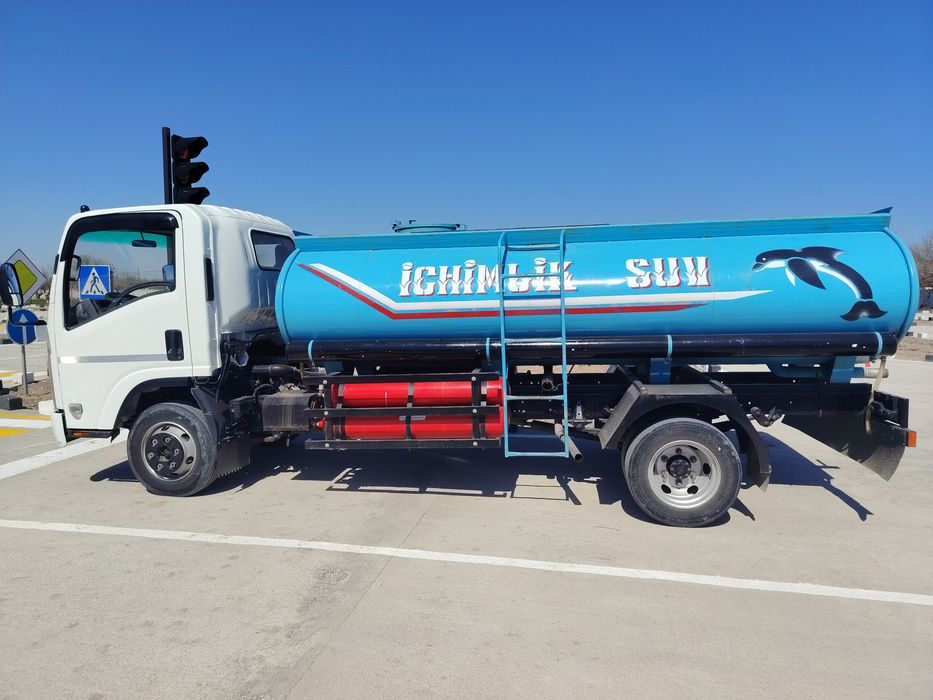 Isuzi avtobusda terilgan