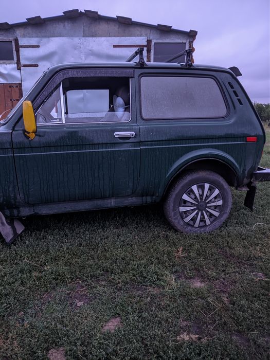 Продам ниву 2121