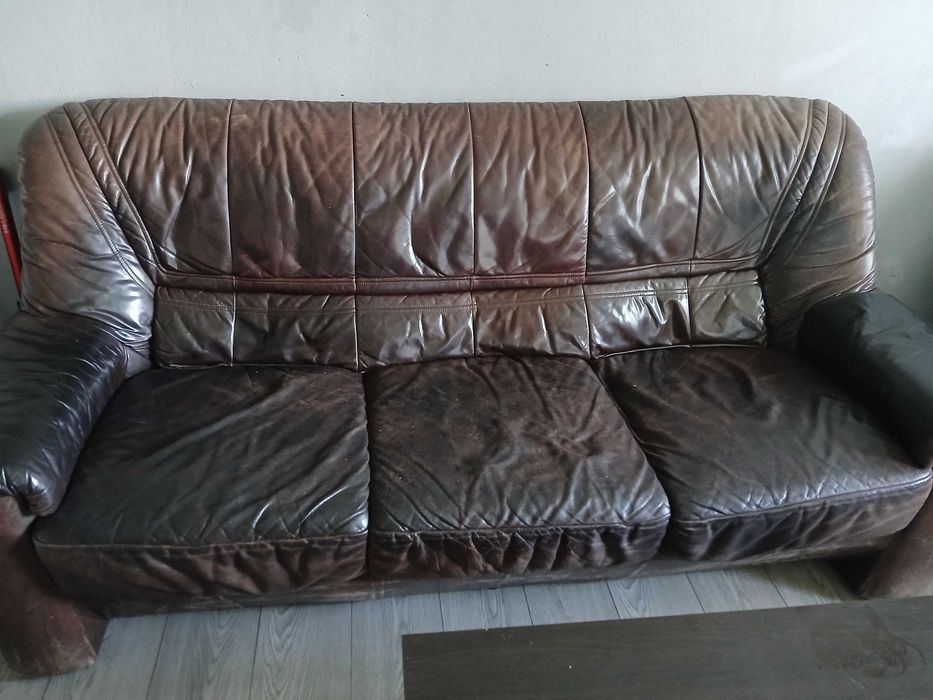 Set Canapea 3 locuri si × fotolii din piele naturala