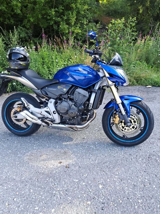 Motocicleta honda hornet