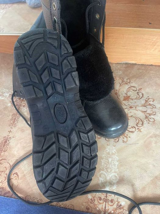 Продам зимние сапоги БЕРЦ