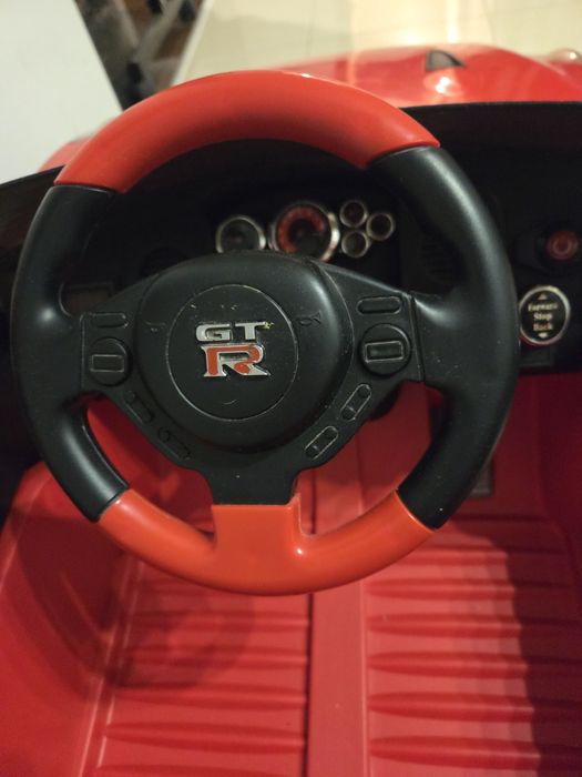 Акумулаторна кола Нисан GTR