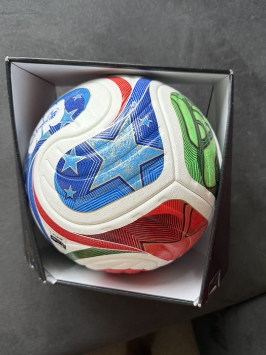 Официална футболна топка Adidas FIFA World Cup 26 Trionda Pro, размер 5, бяла