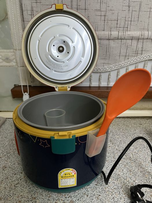 Корейская рисоварка с ложкой