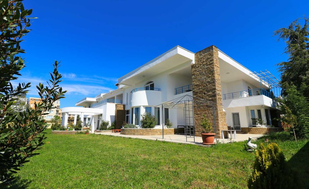 Дава се под наем Къща в Варна, м-т Св. Никола - 500 кв.м за 2992.17 € - Снимка #1