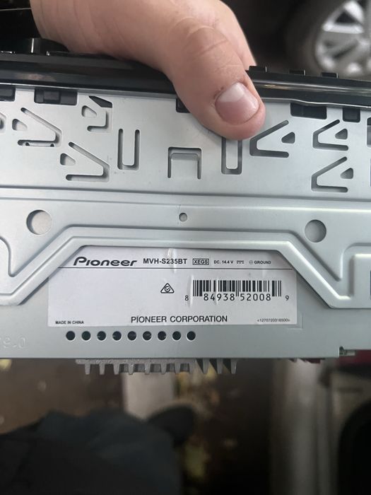Магнитола Pioneer MVH-230BT