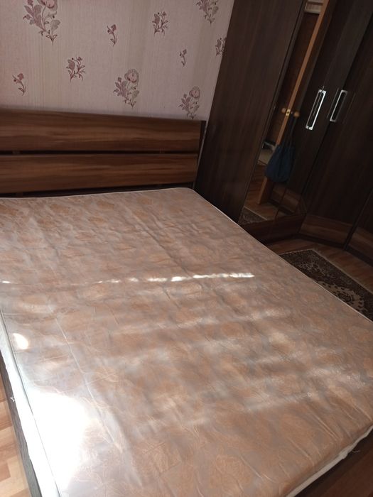 Продам 2х спальную кровать