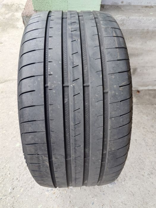 Vând 2 cauciucuri Goodyear