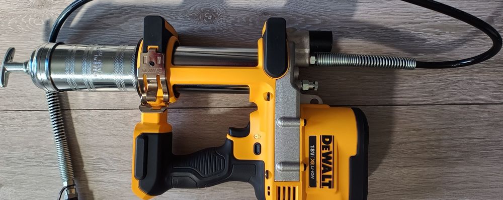 DeWalt DCGG571 pompa de gresat