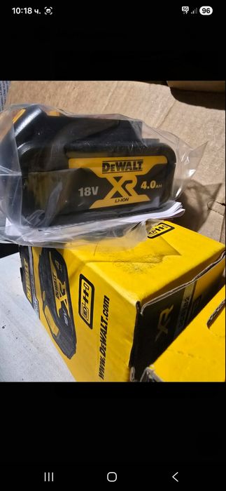 Батерия Девалт Dewalt 4 AH. Чисто Нова!