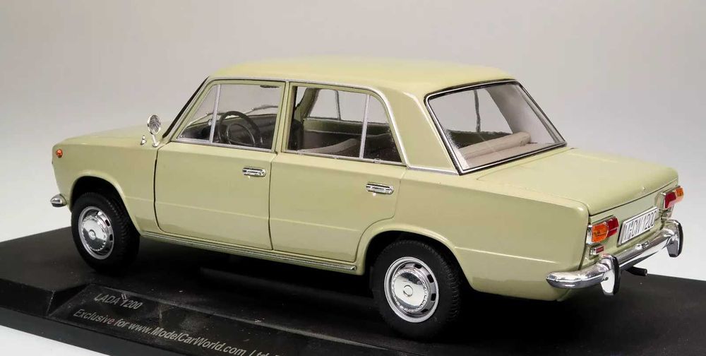 LADA 1200, VAZ 2101 Мащаб 1:18 Метал и пластмаса IST Models