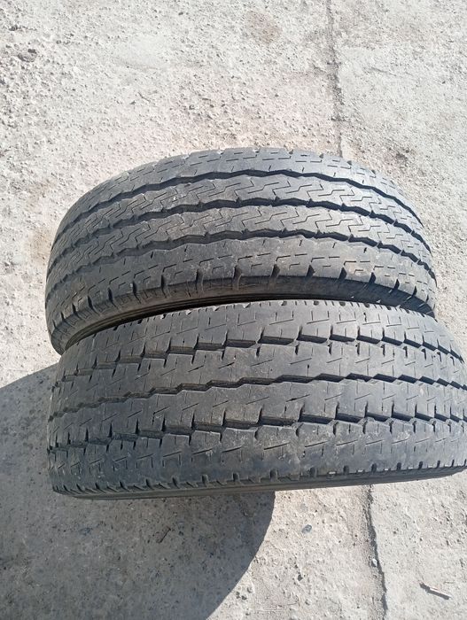 Продам две покрышки 215/65 r16s.