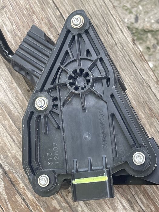 Дросел и педал за хонда сивик 8