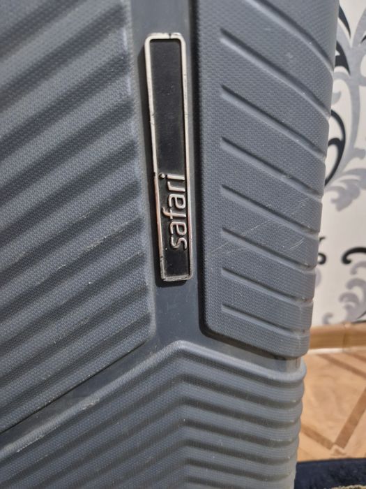 Чемодан safari 67 см