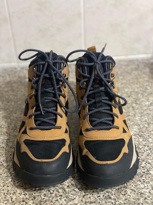 Продам ботинки Timberland(оригинал)В отличном состоянии.Размер 43,5-44