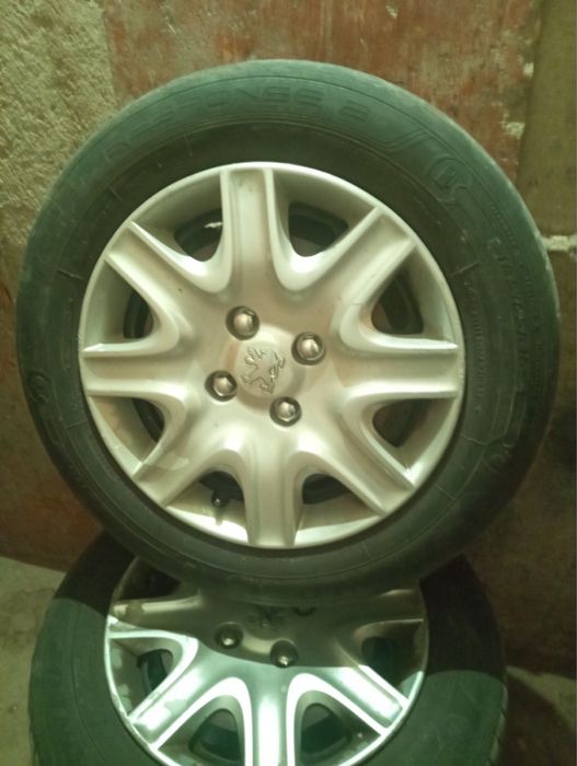 Комплект летни гуми с джанти за Peugeot 206/207