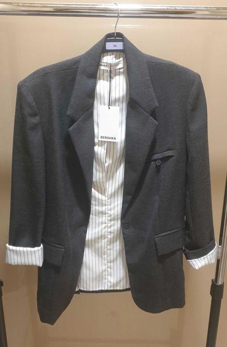 Sacou Bershka ,Gri Antracit, NOU , Eticheta