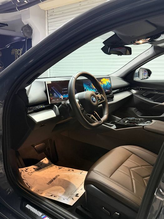 BMW i5 
MSport eDrive 35L