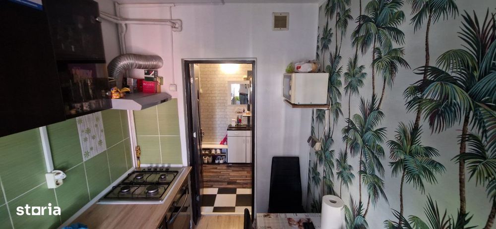 Apartament 3 camere, zona Craiovita Noua