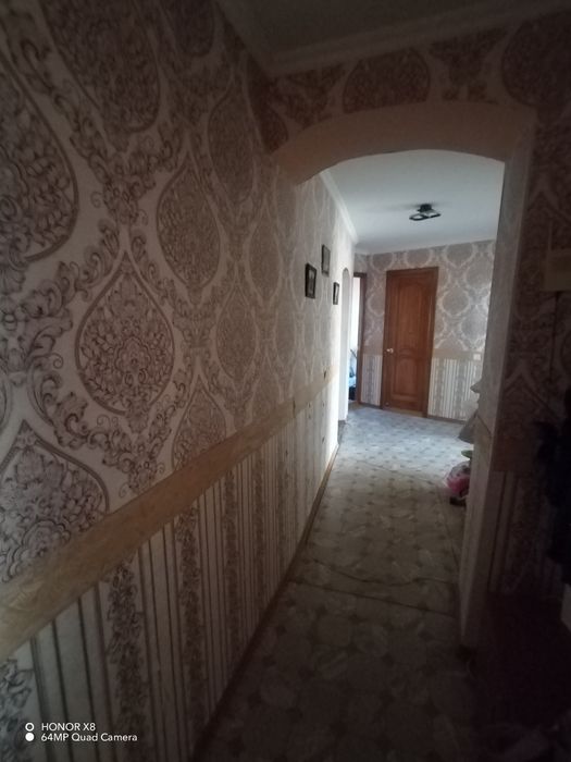Продам 4 комнатную квартиру