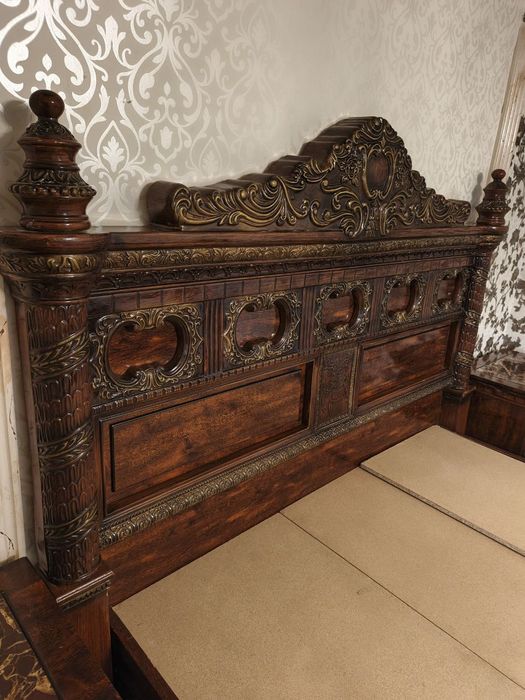 Кровать 2та тумбочка билан