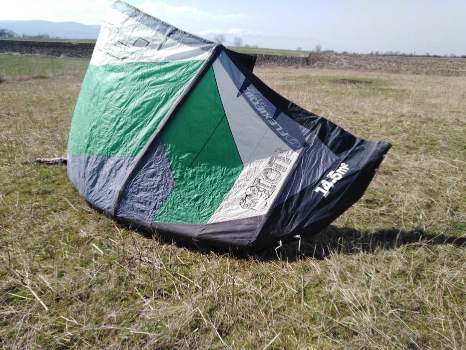 3бр. Кайтове (Slingshot RPM 2бр+1бр.Flexifoil Ion3)