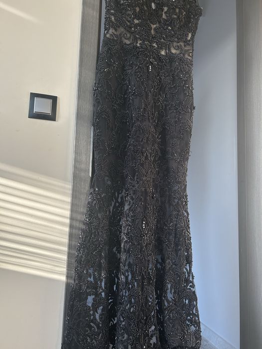 Официална рокля- бална