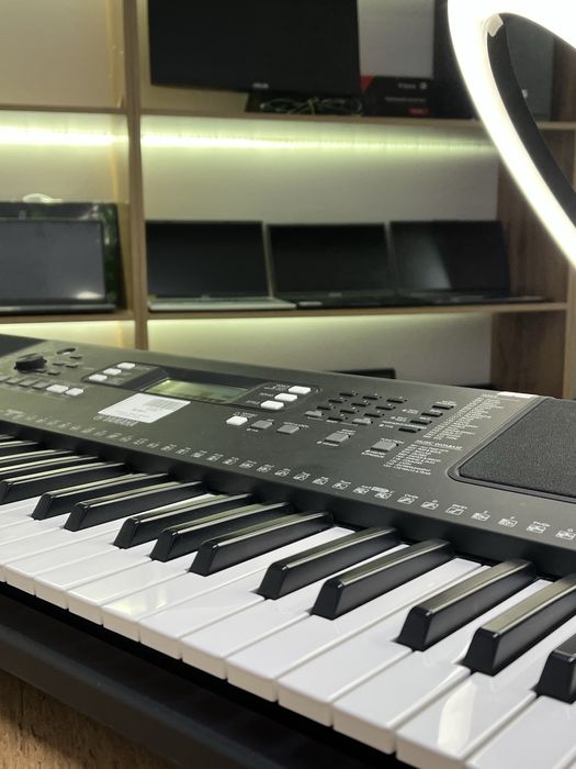 Пианино Yamaha PSR-E373