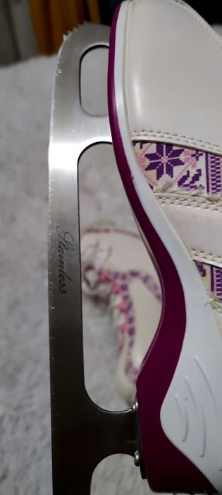 Продам коньки женские