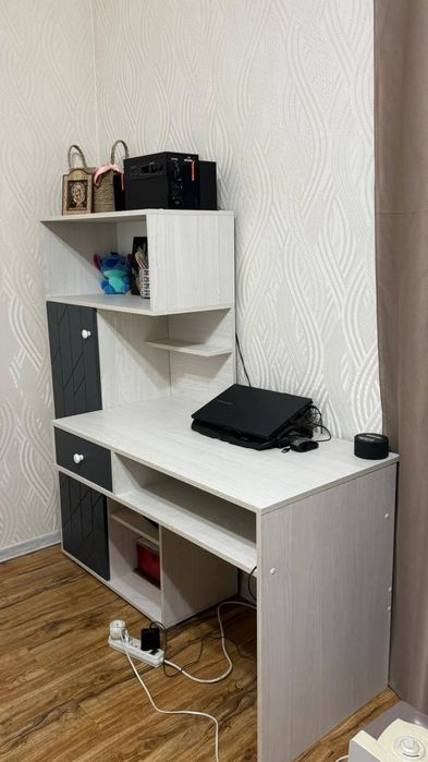 Продам писменный стол