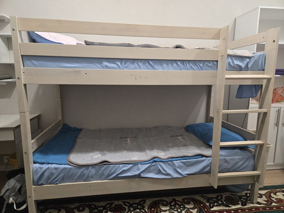 Кровать двухъярусная